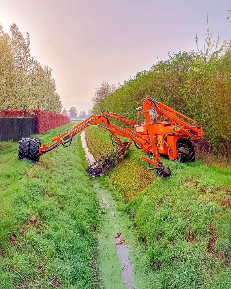 VanBoxmeer-driepoot-maaihark
